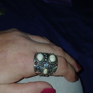 Elegant Silver and Cream Women's Ring